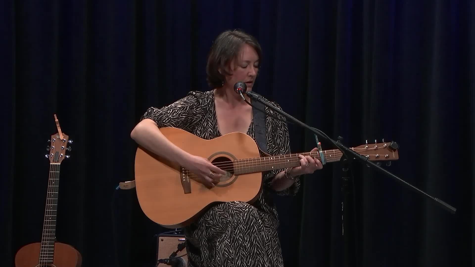 Voices Of The Community S04 E11 - Megan Cronin Tucker Solo