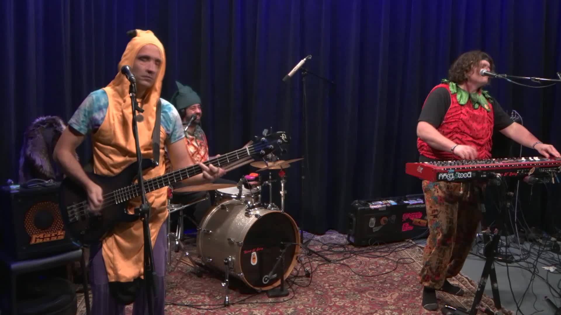 Voices Of The Community S04 E15 - Sweet N Juicy