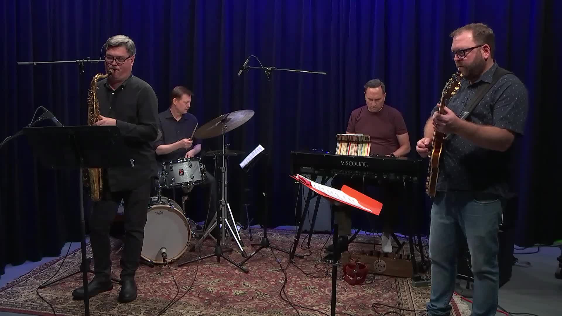 Voices Of The Community S04 E21 - Banana Hammond debut