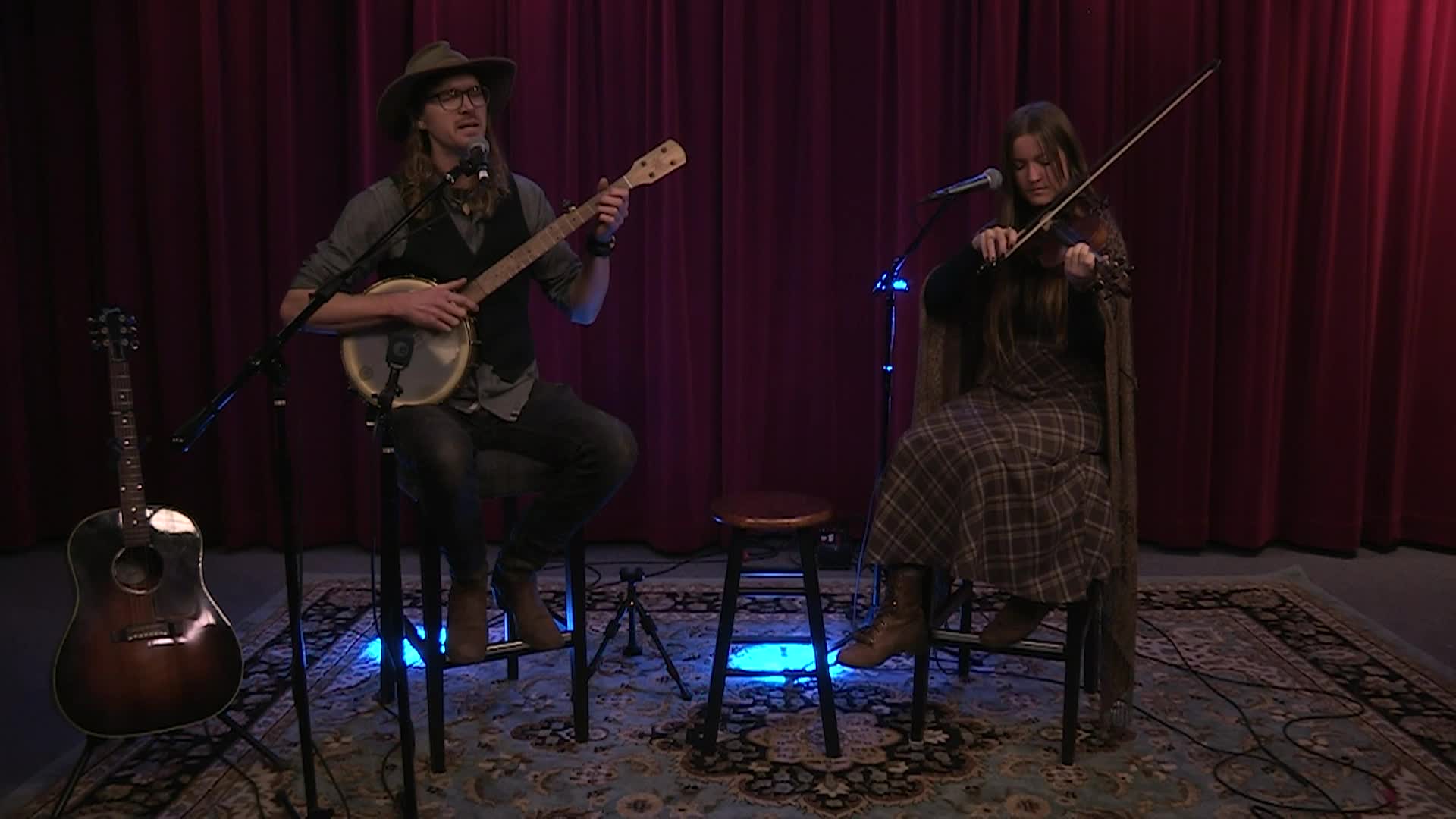Local Indie Live S02 E06 - Honey on our Tongues Performance
